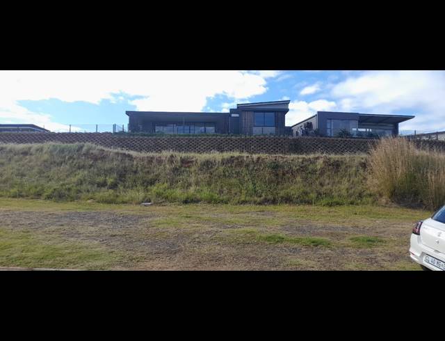 737M² VACANT LAND FOR SALE IN SIBAYA PRECINCT